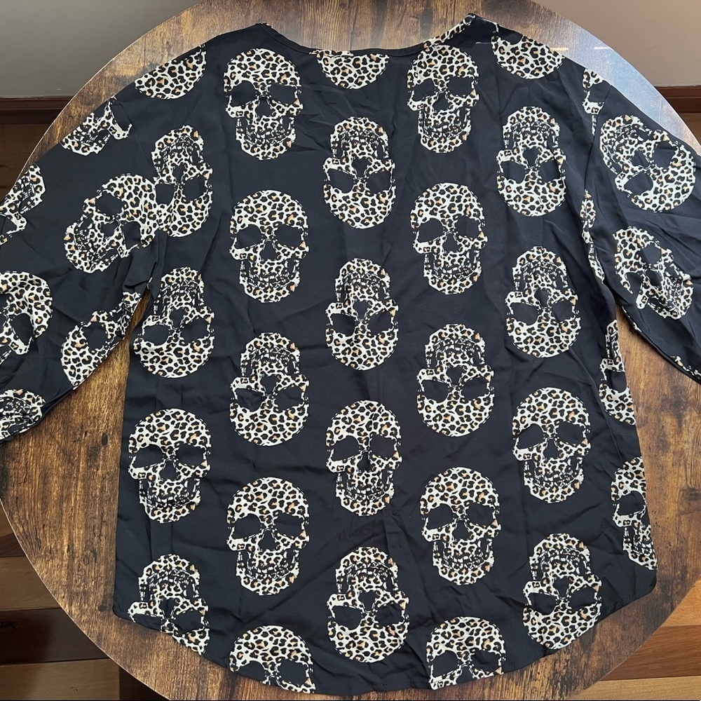 BUNDLE: (1) Emery Rose woman’s Halloween skull blouse size: S + (1) earrings. - Picture 6 of 14